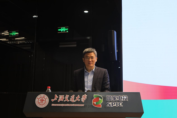 6065901b4f329.png 李峥4.png